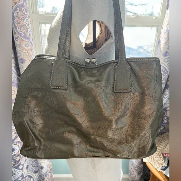 Olive Green Coach Signature Stitch Kisslock Shoulder Bag F15658 - Picture 2 of 11